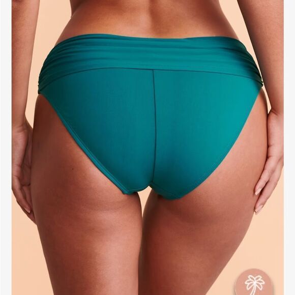 NWT 188.00 BLEU ROD Top + BOTTOM
Pulling Strings Shirred Halterikini Size 4 - Picture 5 of 9